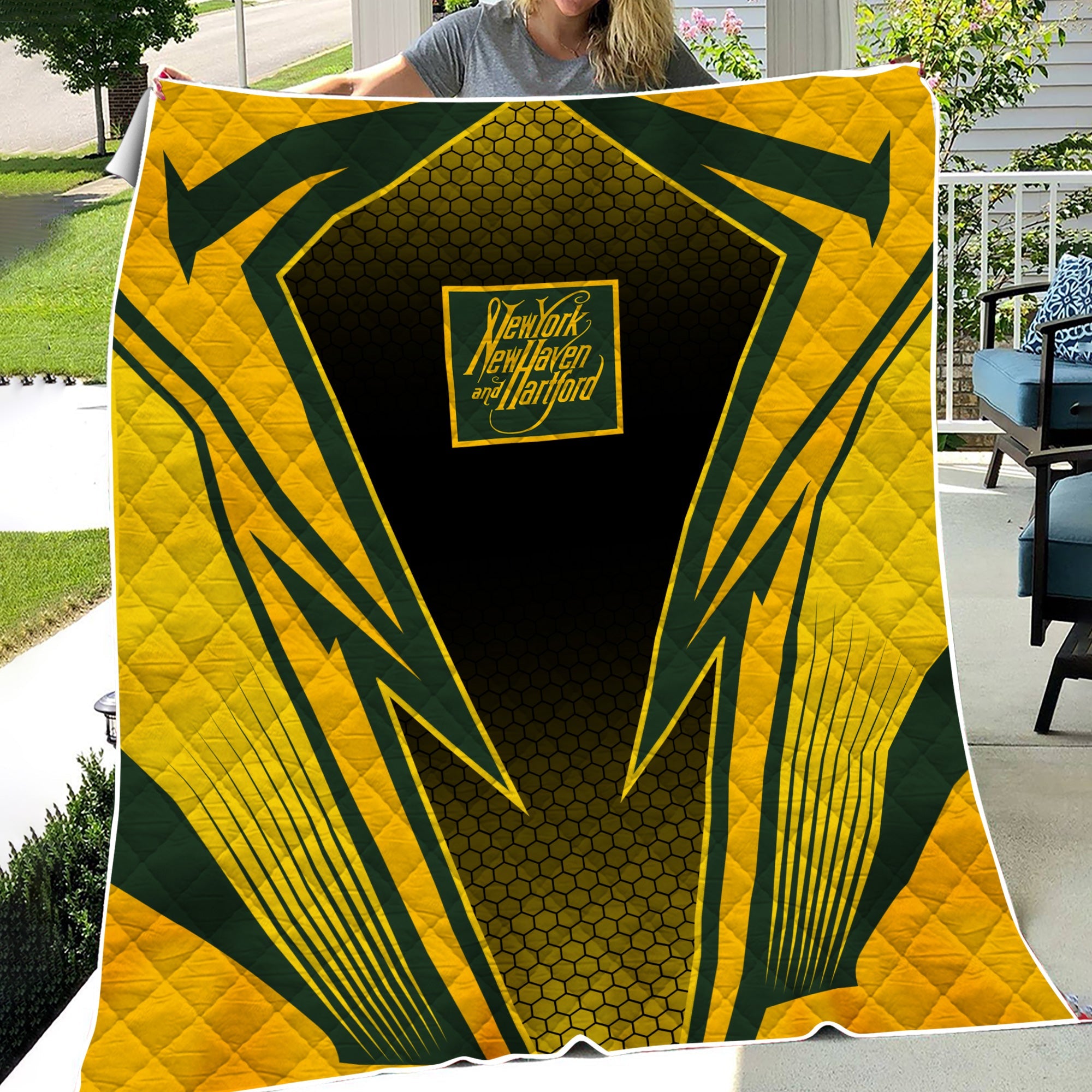 Railspirit New York, New Haven and Hartford Railroad Premium Quilts Lightning Graphic Style New Haven Railroad Premium Quilts Gift For Train Lover