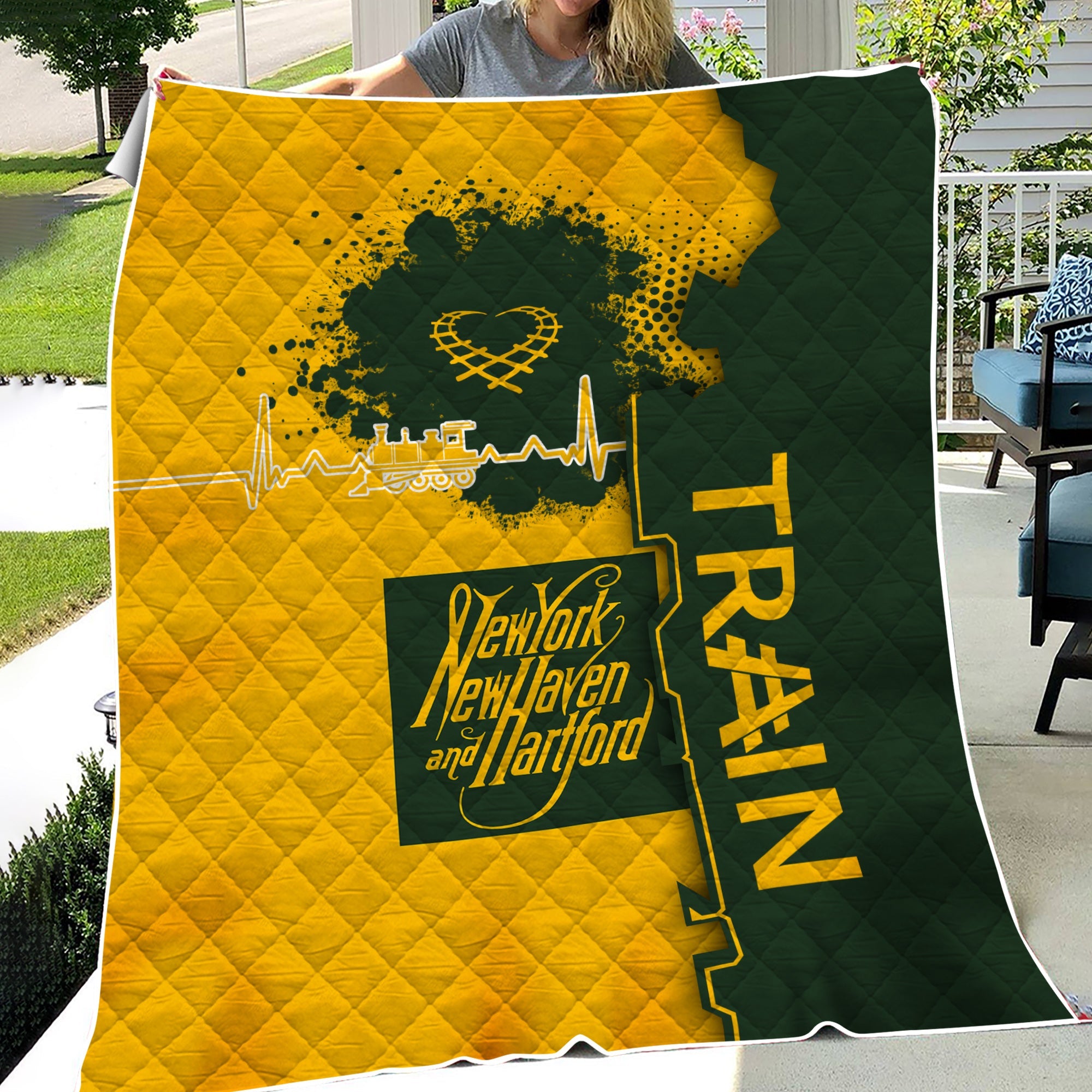 Railspirit New York, New Haven and Hartford Railroad Premium Quilts Engine Heartbeat and Track Love Style New Haven Railroad Quilts