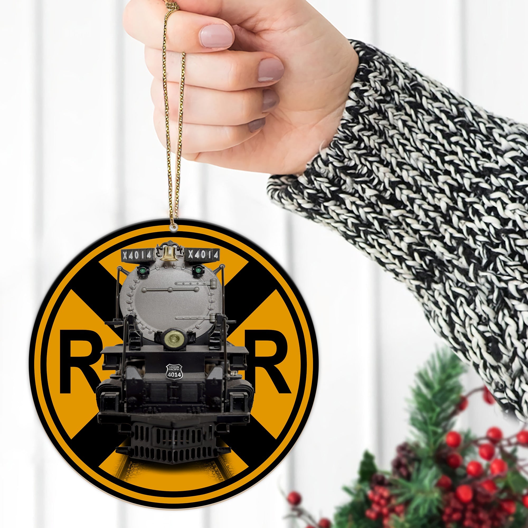 Union Pacific Big Boy Ornament, Vintage Train Logo Round Christmas Decoration for Fans, For Family