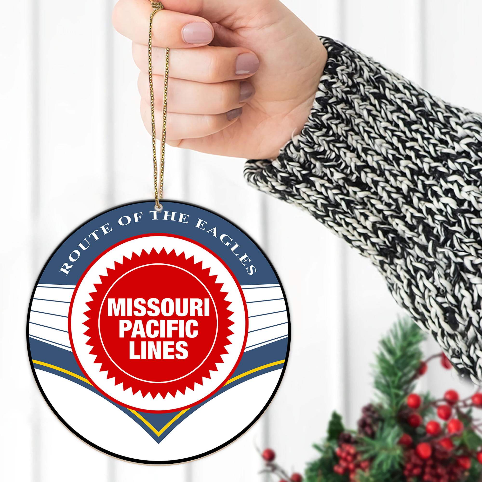 Missouri Pacific Lines Ornament, Vintage Railroad Logo Ornament, Retro Round Christmas Tree Decoration for Train Enthusiasts