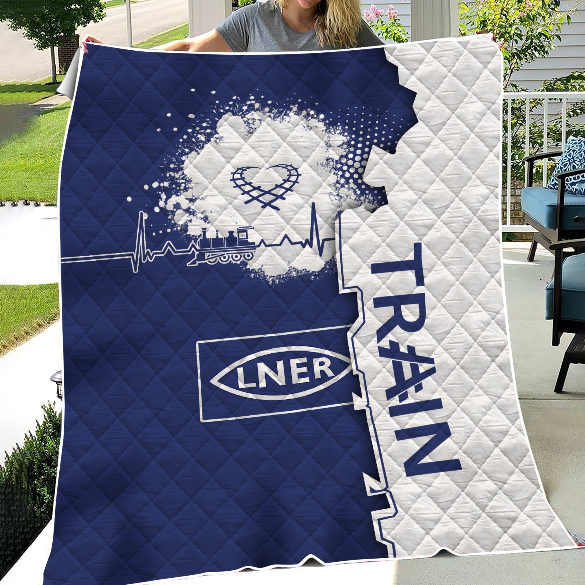 Railspirit London and North Eastern Railway Premium Quilts Engine Heartbeat and Track Love Style Quilts Gift Idea For Train Lovers