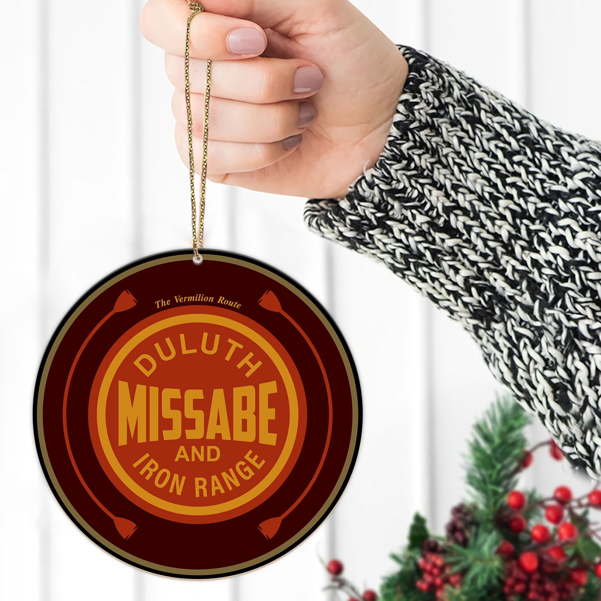 Duluth Railroad Ornament, Vintage Train Logo Round Christmas Tree Decoration for Railway Enthusiasts